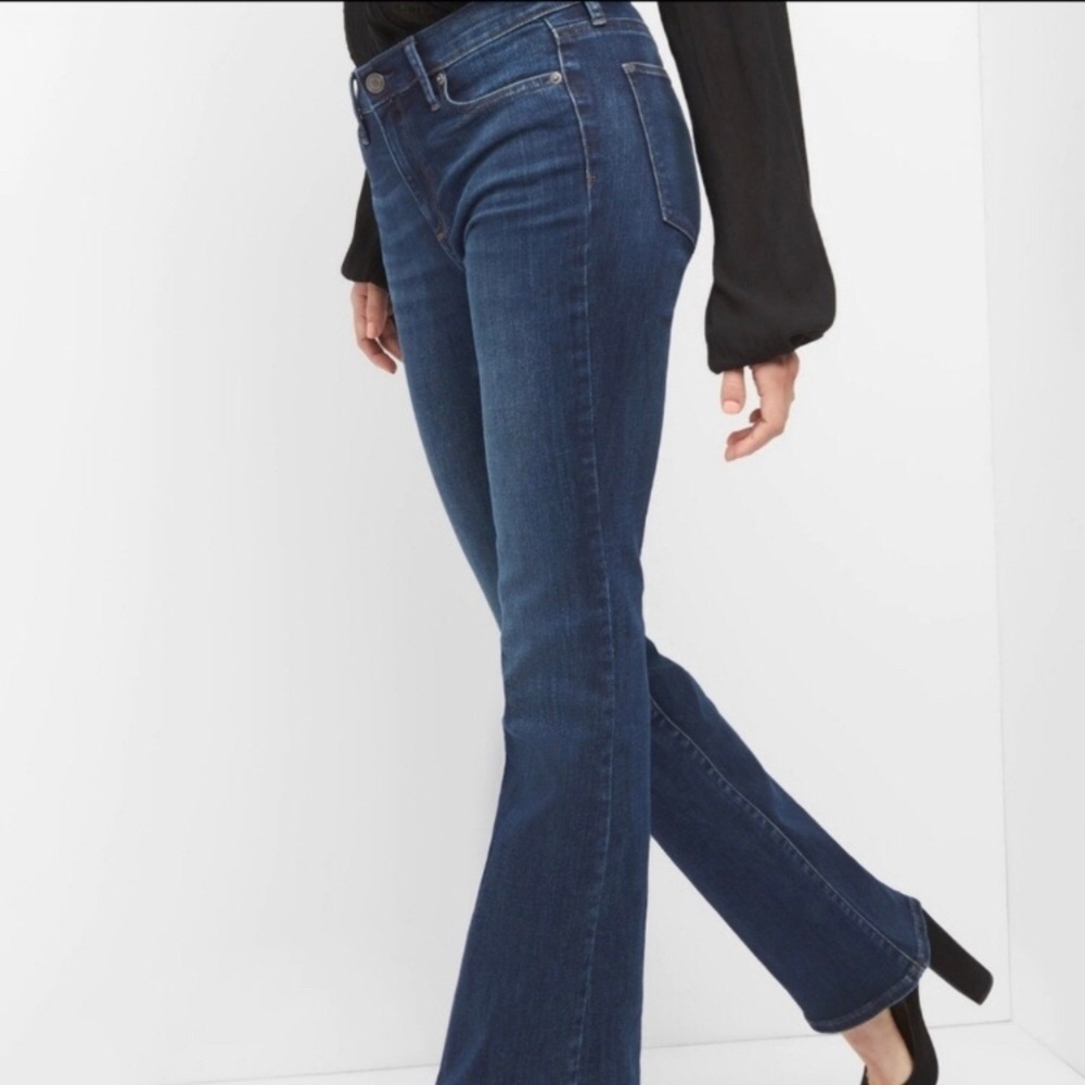 Gap 1969 Perfect Bootcut Jeans. Dark Blue Wash. Size 27 / 4R